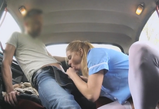 Секс Пассажирок В Чулках В Такси Порно