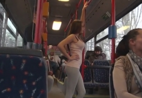 Порно В Автобусе Оттрахал Незнакомку При Всех