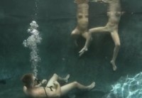 видео голые с аквалангом